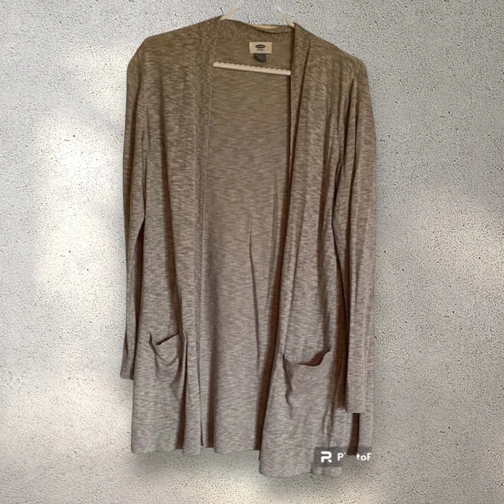 Old Navy Light Grey Cardigan Women's Medium Classic Chic - Picture 2 of 5